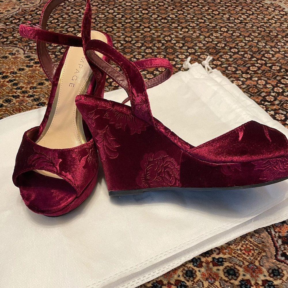 Designer Rampage Burgundy Velvet Wedge Sandal, Never worn